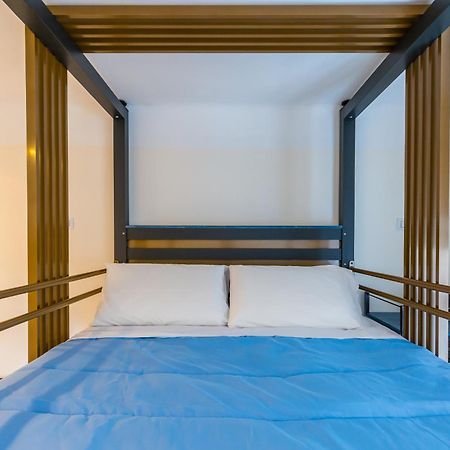Central Station Apartments & Suites Наполи Екстериор снимка