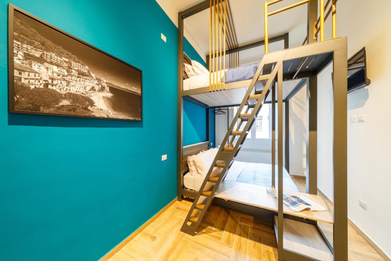 Central Station Apartments & Suites Наполи Екстериор снимка