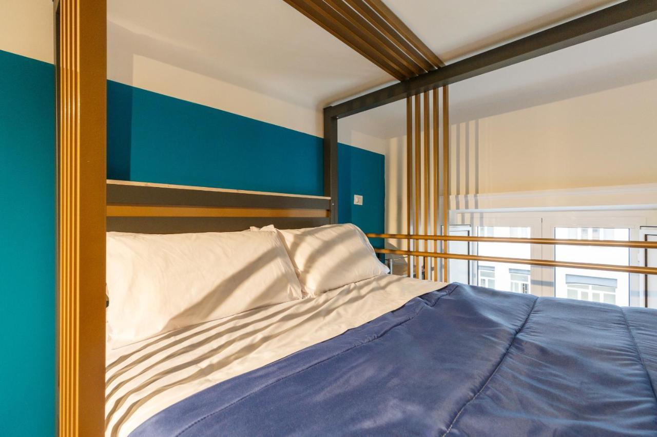 Central Station Apartments & Suites Наполи Екстериор снимка