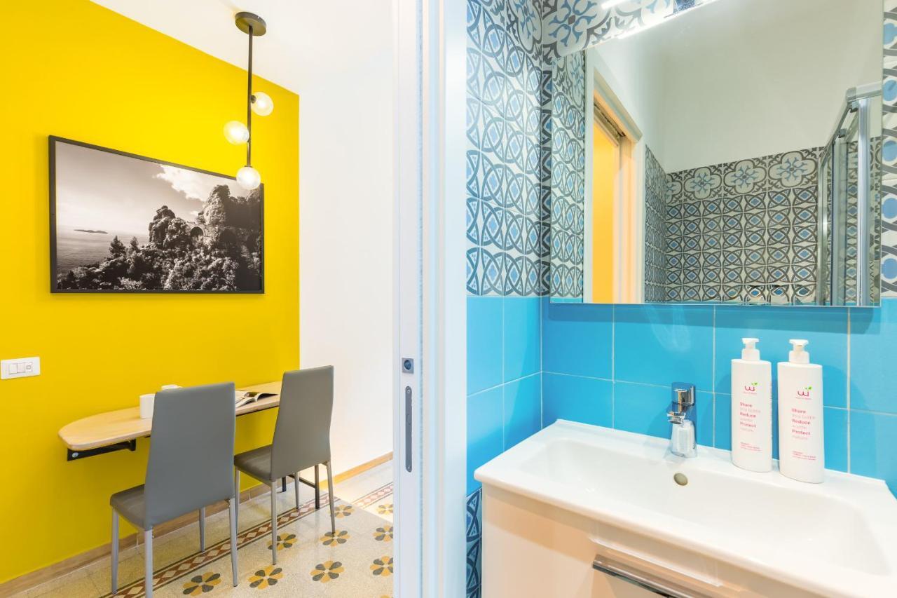 Central Station Apartments & Suites Наполи Екстериор снимка