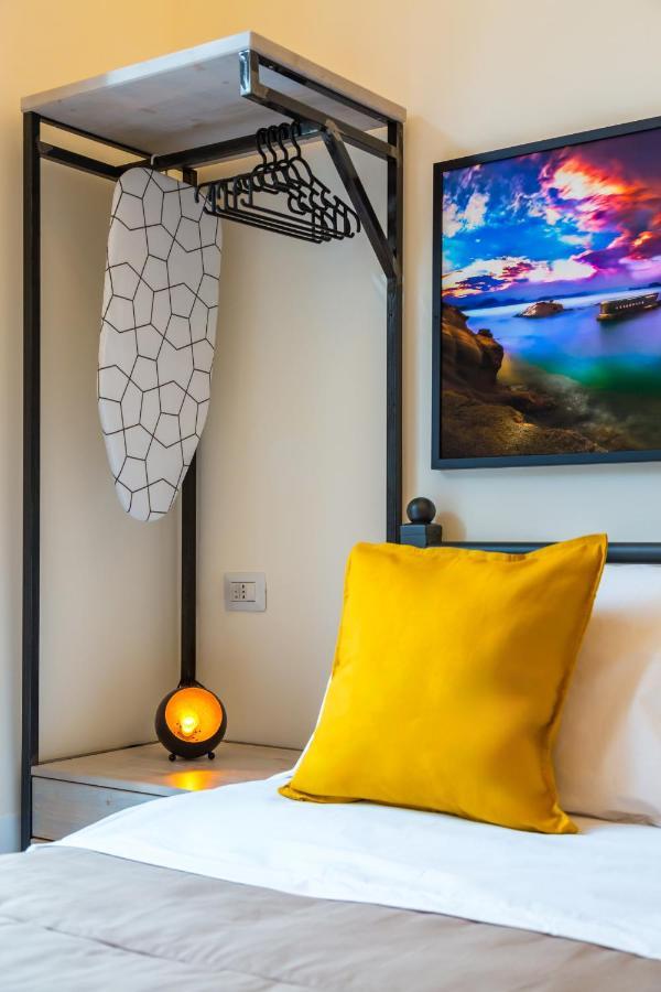 Central Station Apartments & Suites Наполи Екстериор снимка