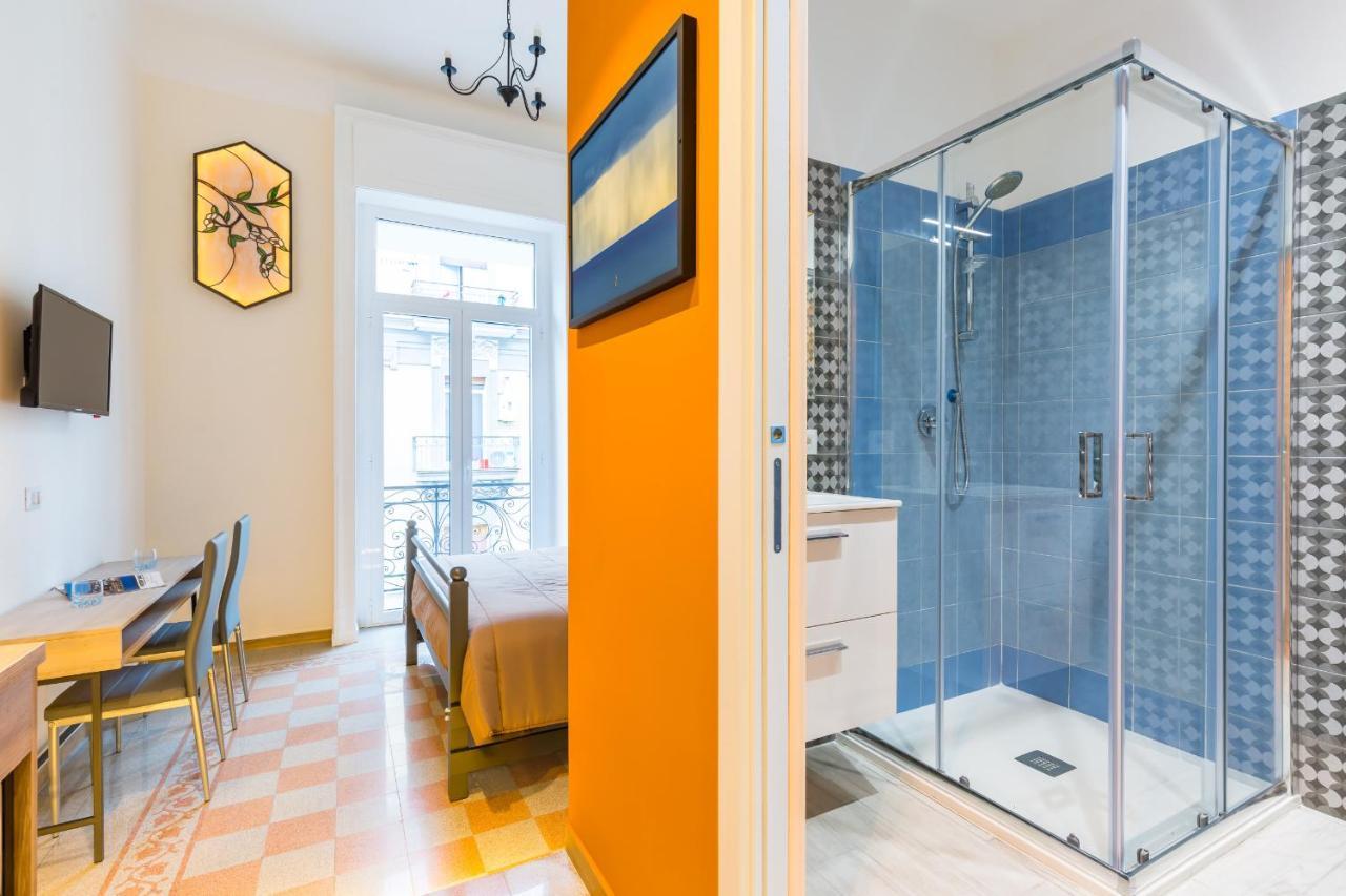 Central Station Apartments & Suites Наполи Екстериор снимка