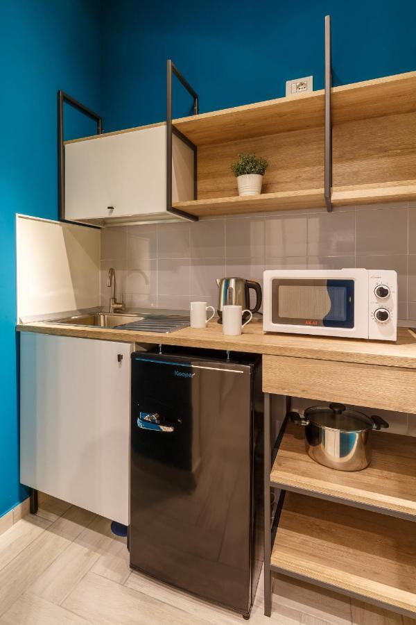 Central Station Apartments & Suites Наполи Екстериор снимка