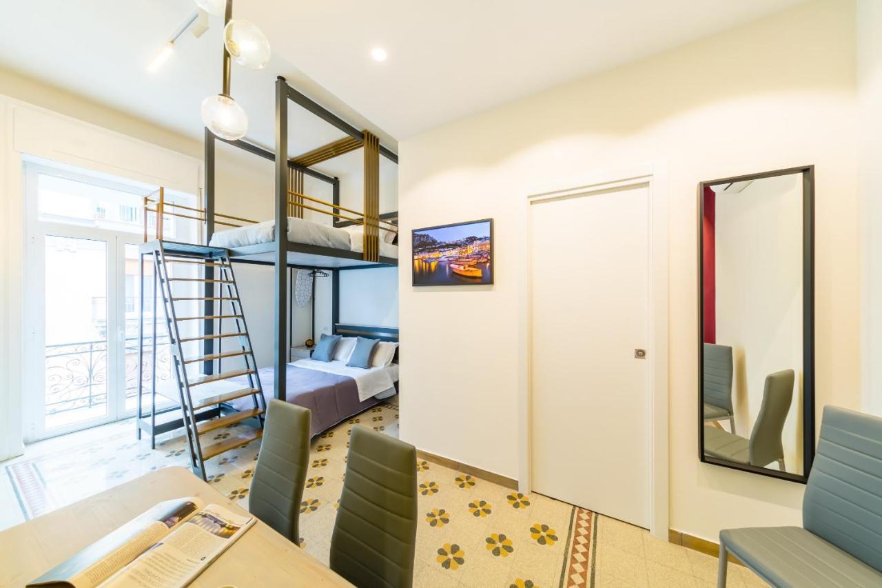 Central Station Apartments & Suites Наполи Екстериор снимка