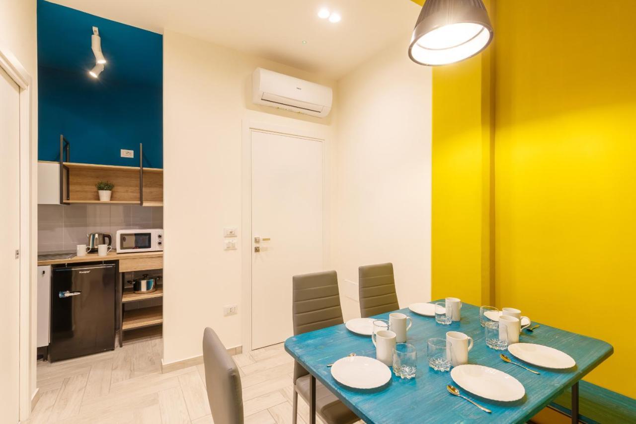 Central Station Apartments & Suites Наполи Екстериор снимка
