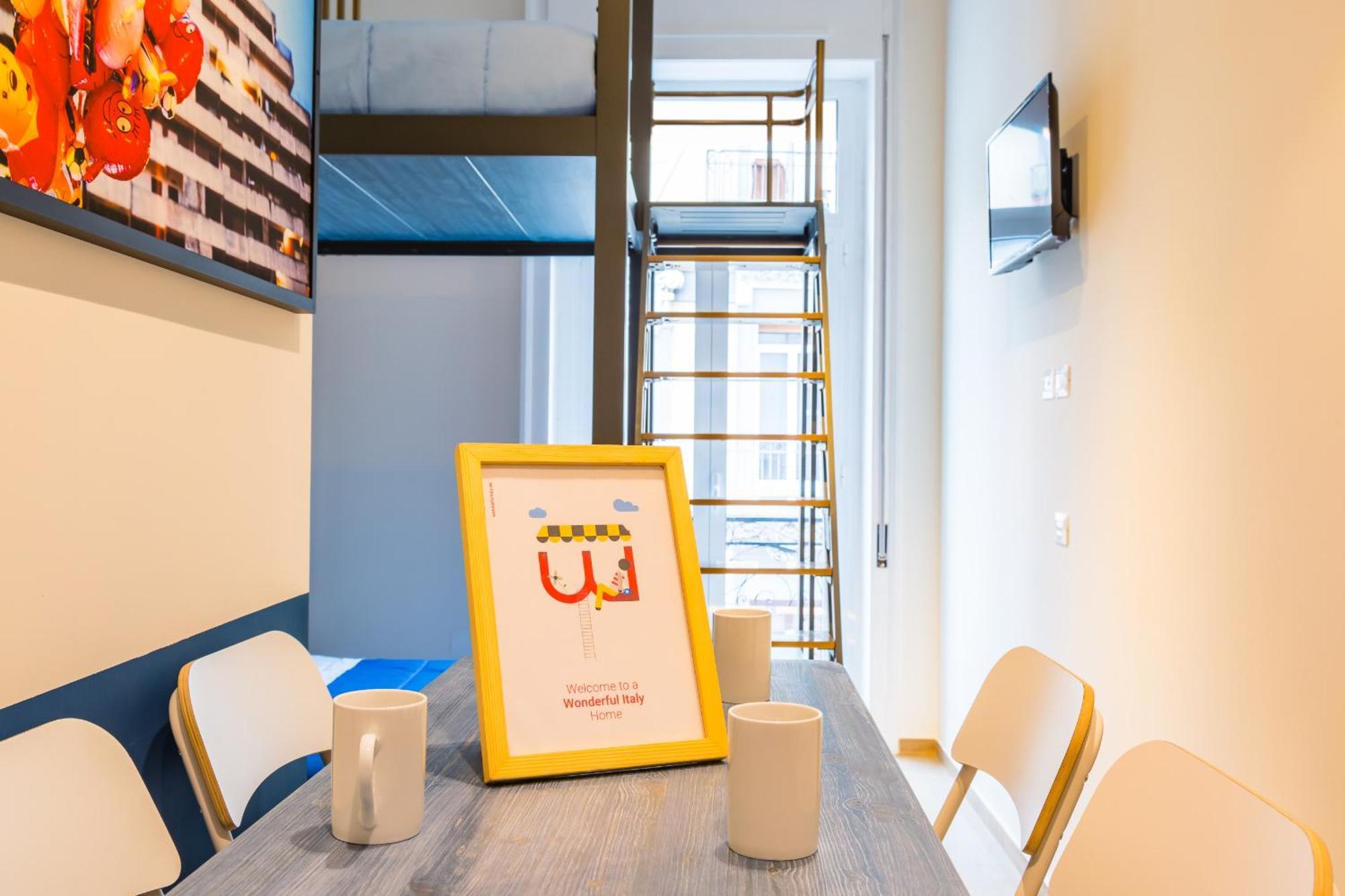 Central Station Apartments & Suites Наполи Екстериор снимка