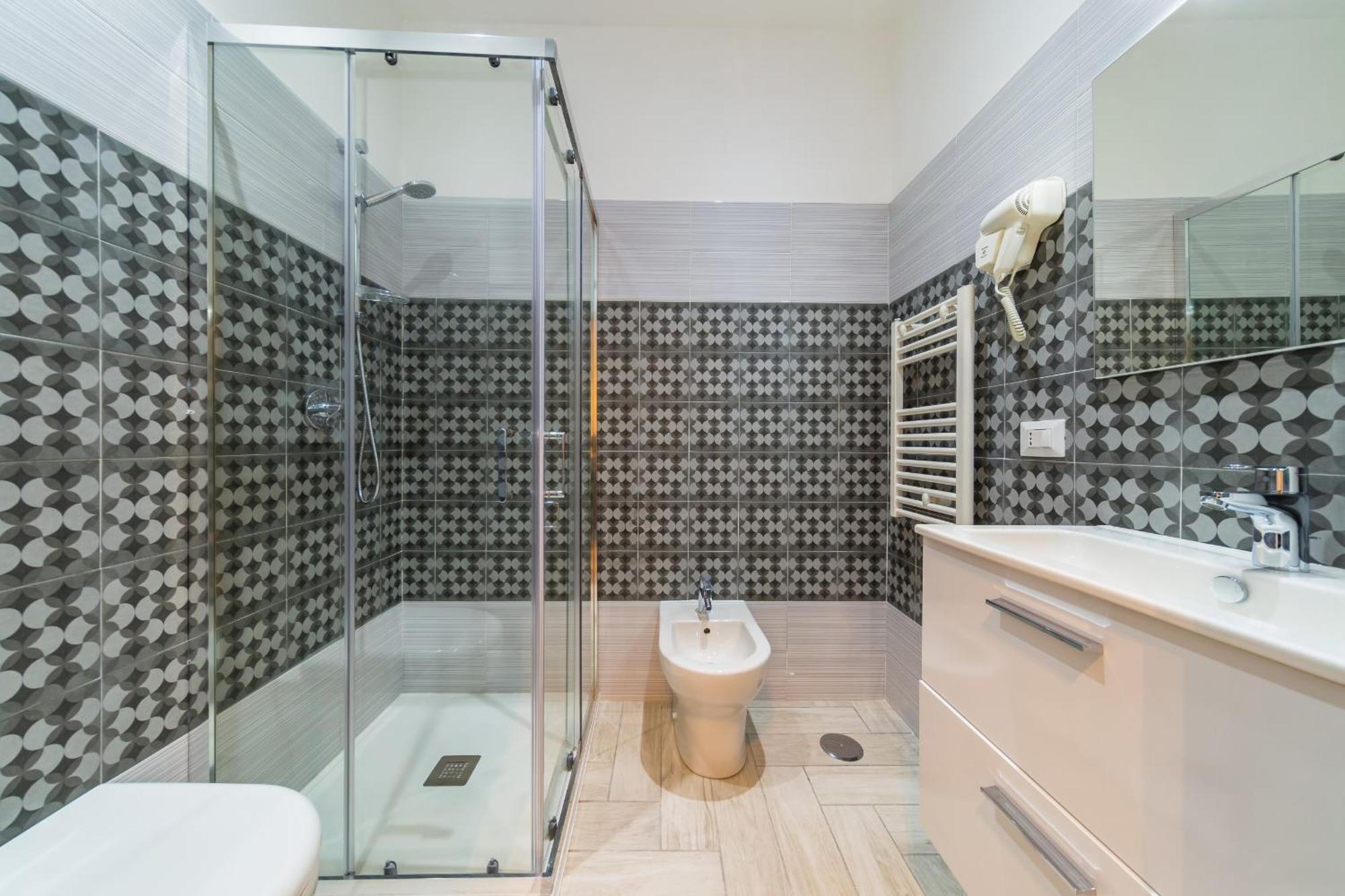 Central Station Apartments & Suites Наполи Екстериор снимка