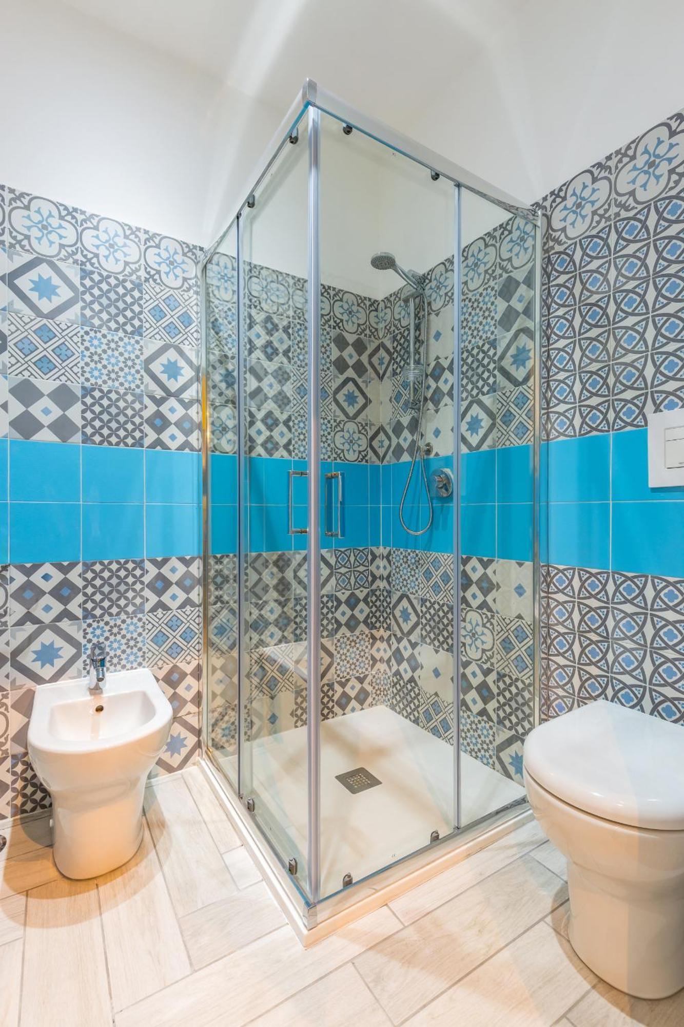 Central Station Apartments & Suites Наполи Екстериор снимка